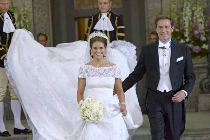 Magdalena de Suecia y Cristopher O'Neill, tras dar el 'si' quiero. LEIF R JANSSON / SCANPIX | EFE