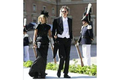 John Taylor, componente del grupo Duran Duran, y su mujer Gela Nash, a su llegada a la capilla. SOREN ANDERSSON | REUTERS