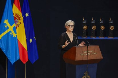 La actriz estadounidense Meryl Streep, Premio Princesa de Asturias de las Artes interviene durante la gala. BALLESTEROS