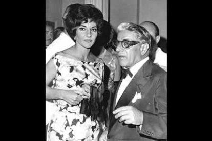 El 15 de marzo el multimillonario griego Aristóteles Onassis fallece a los 67 años de edad. En ese año también mueren Faysal de Arabia Saudí, Chang kai-Chek, Graham Hill y Escrivá de Balaguer.