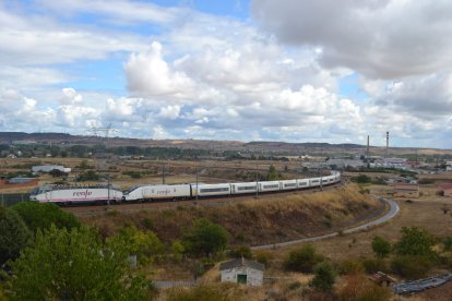 Recorriendo la variante sur de mercancías, en el 'bypass' de Onzonilla y Villacedré. DL