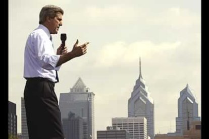 En diciembre de 2003, a pesar de ser uno de los favoritos a la nominación demócrata, Kerry estaba hundido en las encuestas, víctima del cénit de Howard Dean.