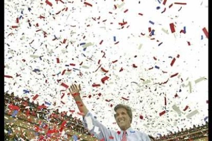 El 29 de julio es designado candidato demócrata a ocupar la Casa Blanca. Detrás quedaban las victorias en las primarias de Iowa, Illinois, Florida, Ohio, California...