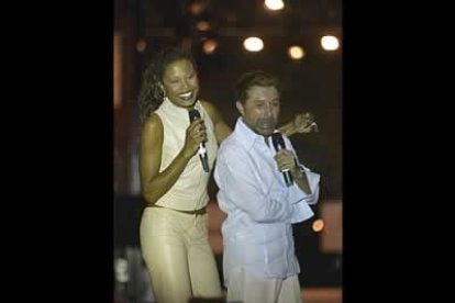 El berciano José Manuel Parada fue uno de los presentadores de la pasarela de San Marcos.