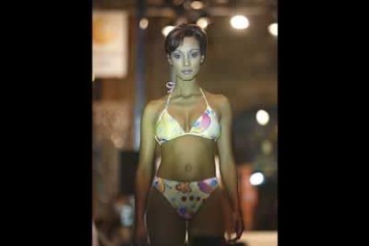En el desfile se mostraron creaciones de Teleno y Riol Peleteros, entre otras firmas.
