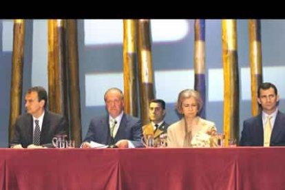 Así, han dado inicio de la ceremonia de inauguración de este evento internacional, que se desarrollará en Barcelona durante 141 días.