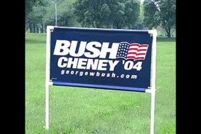 Los candidatos comercializan sus productos a través de tiendas oficiales al servicio del marketing, como es el caso de Bush que ha dispuesto tres colecciones al gusto de los usuarios.