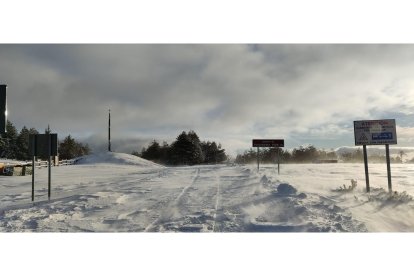 Foncebadón, cubierto de nieve esta mañana. DL