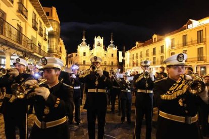 Procesión de las Damas de La Virgen de la Piedad, el Lunes Santo. Secundino Pérez
