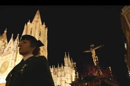 Desde el Viernes de Dolores hasta el Domingo de Resurrección, se suceden las procesiones por las distintas calles de León, teniendo un protagonismo total el casco antiguo de la ciudad.