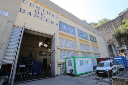 Exterior de la central hidroeléctrica de Bárcena, que está en obras. L. DE LA MATA