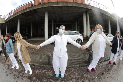 Abrazo al Hospital El Bierzo 2023. L. DE LA MATA