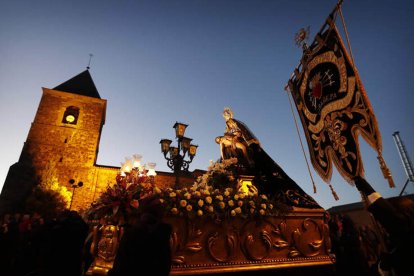 Estos días La Bañeza entra de lleno en la semana de Pasión. Mañana sábado, Milagros Ciudad Suárez ofrecerá el pregón. Fotos: JESÚS/RAMIRO.