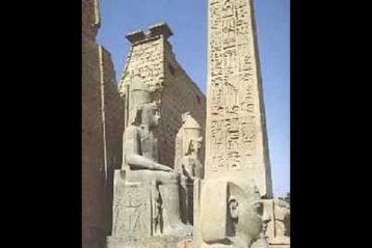 Heliopolis es la palabra griega para designar Ciudad de la Luz, ciudad que actualmente forma parte de la moderna ciudad del Cairo en Egipto.