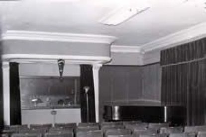 El estudio de la emisora desde donde se retransmitían los programas.