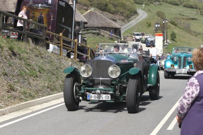 Imágenes del Rally Protagonistas del año 2011, esta vez frente al Castro de Chano, en Peranzanes. L. DE LA MATA