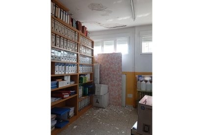 Humedades y desperfectos en el Colegio Quevedo. DL