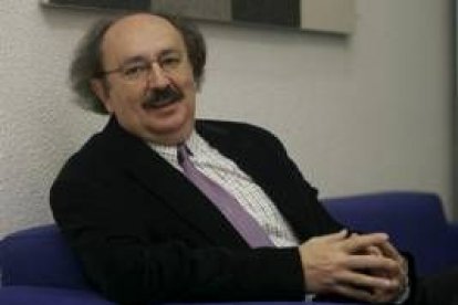 Antonio Colinas.