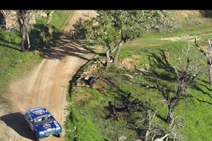 A Carlos Sainz y a su Volkswagen Tuareg les van bien las cosas, han ganado las dos etapas disputadas en la península.