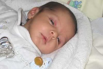 Fecha de nacimiento: 21 de marzo<br> Nombre del padre: Enrique Fernández Fernández<br> Nombre de la madre: Begoña Miguélez Pan<br>