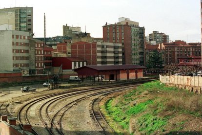 en de Matallana se comió al tren de la Robla, y a aquel corazón hullero que bombeó el desarrollo de la provincia a rebufo de la revolución industrial que quedaba tan lejos, y tan imposible. DL