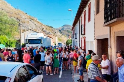 Corte de carretera en La Vid de Gordón. ICAL
