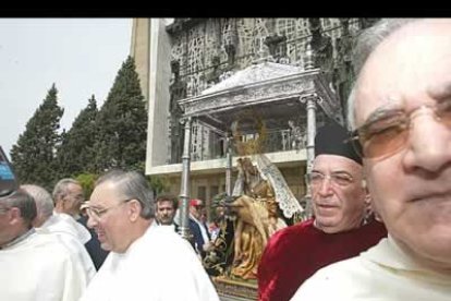 Es la primera vez en 23 años que la virgen abandona su morada para dirigirse a la catedral.