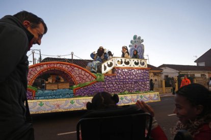 Cabalgata de los Reyes Magos en Trobajo del Camino. FERNANDO OTERO