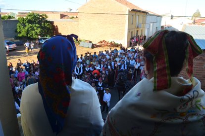Boda tradicional paramesa en Pobladura de Pelayo García. ARMANDO MEDINA