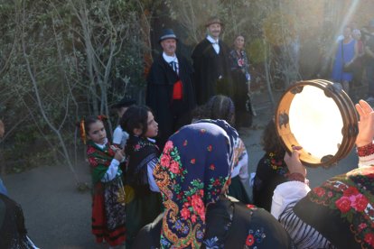 Boda tradicional paramesa en Pobladura de Pelayo García. ARMANDO MEDINA