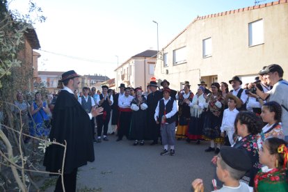 Boda tradicional paramesa en Pobladura de Pelayo García. ARMANDO MEDINA