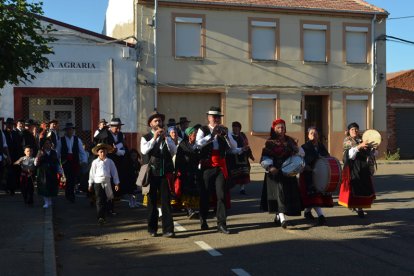 Boda tradicional paramesa en Pobladura de Pelayo García. ARMANDO MEDINA