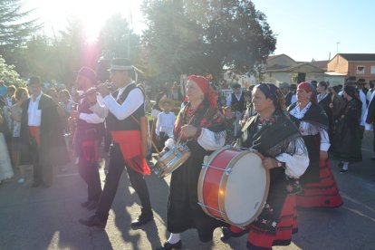 Boda tradicional paramesa en Pobladura de Pelayo García. ARMANDO MEDINA