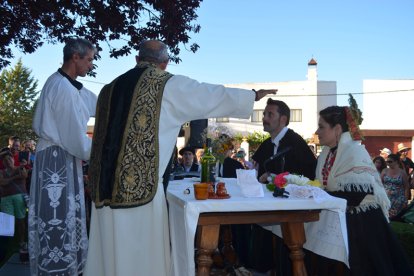 Boda tradicional paramesa en Pobladura de Pelayo García. ARMANDO MEDINA