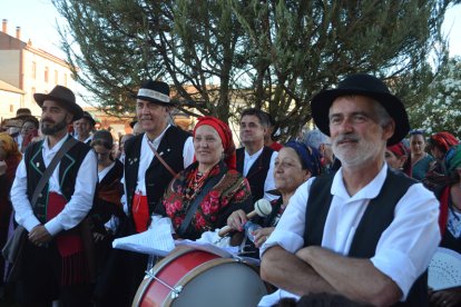 Boda tradicional paramesa en Pobladura de Pelayo García. ARMANDO MEDINA