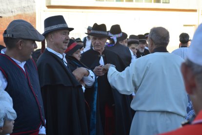 Boda tradicional paramesa en Pobladura de Pelayo García. ARMANDO MEDINA