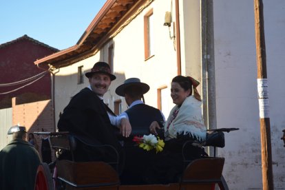 Boda tradicional paramesa en Pobladura de Pelayo García. ARMANDO MEDINA