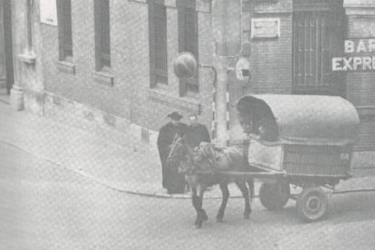 El mítico Bar Exprés en una imagen del libro ‘Entierro de Genarín’ en 1981.