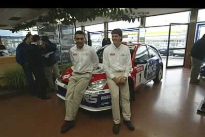 Jaio, que hasta ahora ocupa el primer puesto del Campeonato de España, durante la presentación de su coche, un Fod Focus RS WRC.