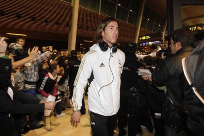 El sevillano, Sergio Ramos, a su llegada a la capital leonesa. | Jesús