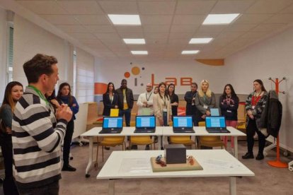 El programa busca que los participantes trabajen conjuntamente en el fomento del consumo sostenible. dl