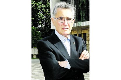 David Fernández. Alcalde de Valverde de la Virgen. PP.