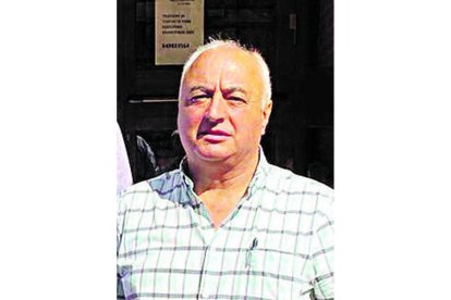 Esteban González . Alcalde de Valderrueda. PP.