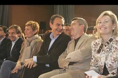 Presidente y candidato compartes confidencias.