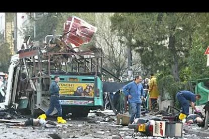 La figura del suicida al extremo. Hamas y las Brigadas de los Mártires de Al Aqsa no tienen problemas para reclutarlos. Se les entrena física y psicológicamente durante 1 año.