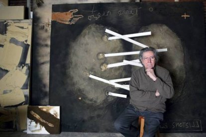 El pintor, en su estudio de la calle de Saragossa, en Barcelona, en el 2004. Foto: JULIO CARBÓ