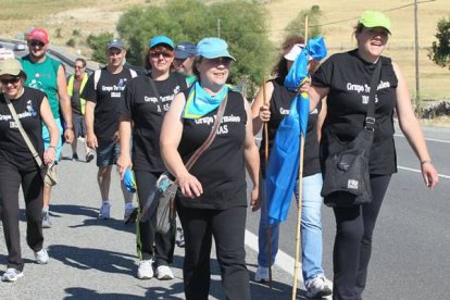 Las mujeres de Tormaleo (Ibias), lacianiegas y asturianas, hicieron la ruta. Foto: Norberto.