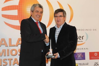 Fernández entregó a Martínez la mención a Paradores | Ramiro