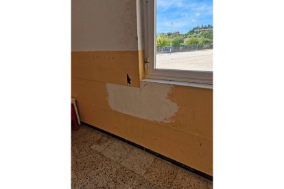 Mal estado del colegio Trepalio. DL