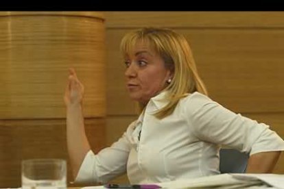 Despejó todas las dudas sobre la escuela de pilotos y dijo: 'Tranquilo señor Otero, que usted y yo volaremos en uno de esos aviones'. 'Pronto habrá sorpresas', comentó.